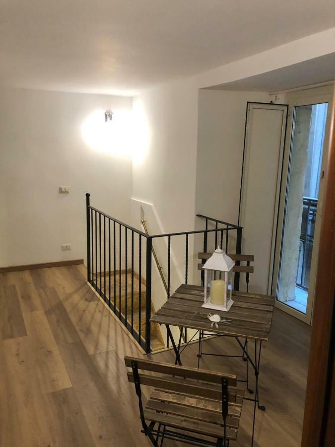 Athmosfera Nova 18 * Naples