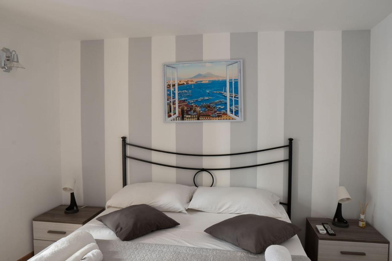 Athmosfera Nova 18 * Naples